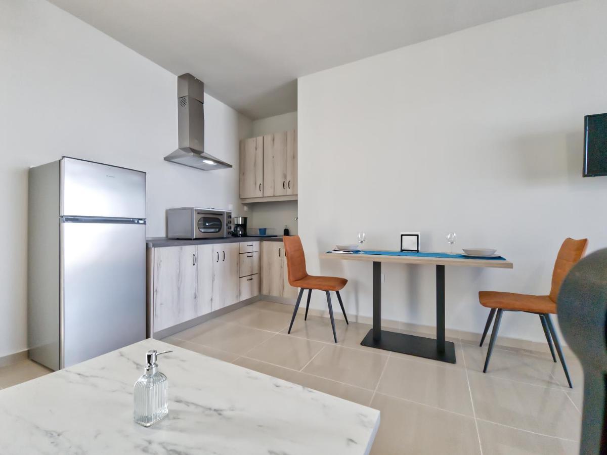 Epipleon Luxury Suites -105- Δωμάτιο 35Τμ Με Βεράντα 35Τμ Μπροστά Στη Θάλασσα نافبكْتوس المظهر الخارجي الصورة
