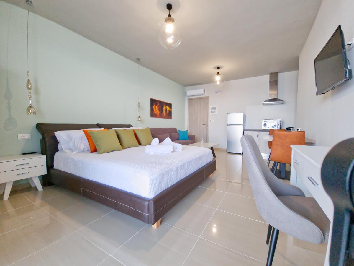 Epipleon Luxury Suites -105- Δωμάτιο 35Τμ Με Βεράντα 35Τμ Μπροστά Στη Θάλασσα نافبكْتوس المظهر الخارجي الصورة