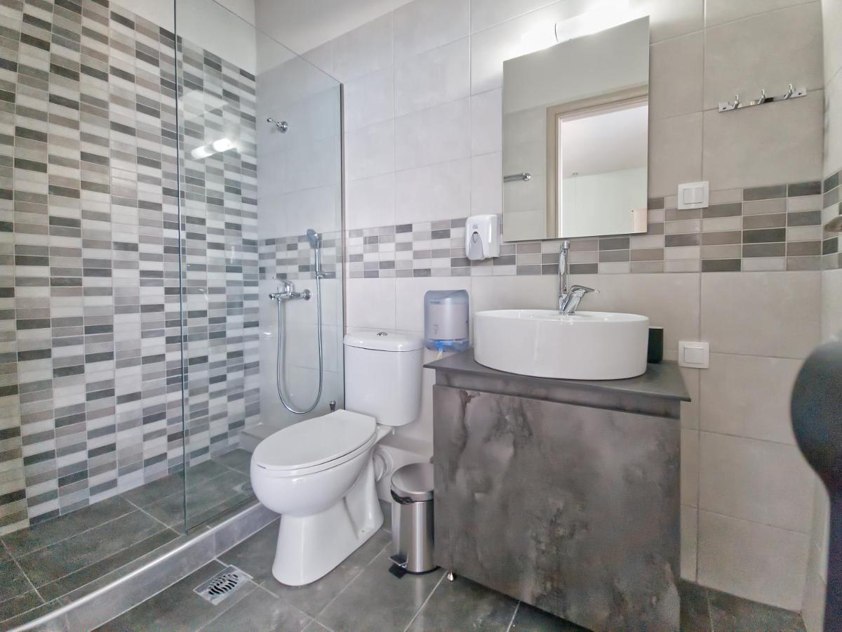 Epipleon Luxury Suites -105- Δωμάτιο 35Τμ Με Βεράντα 35Τμ Μπροστά Στη Θάλασσα نافبكْتوس المظهر الخارجي الصورة
