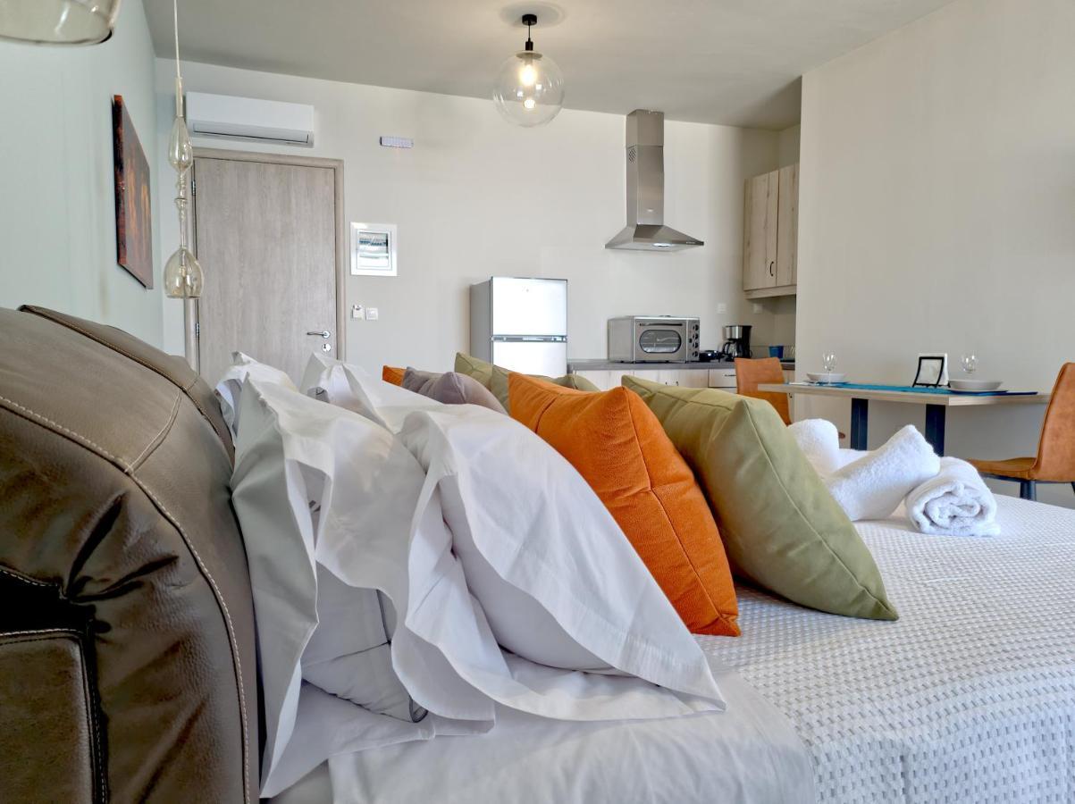 Epipleon Luxury Suites -105- Δωμάτιο 35Τμ Με Βεράντα 35Τμ Μπροστά Στη Θάλασσα نافبكْتوس المظهر الخارجي الصورة