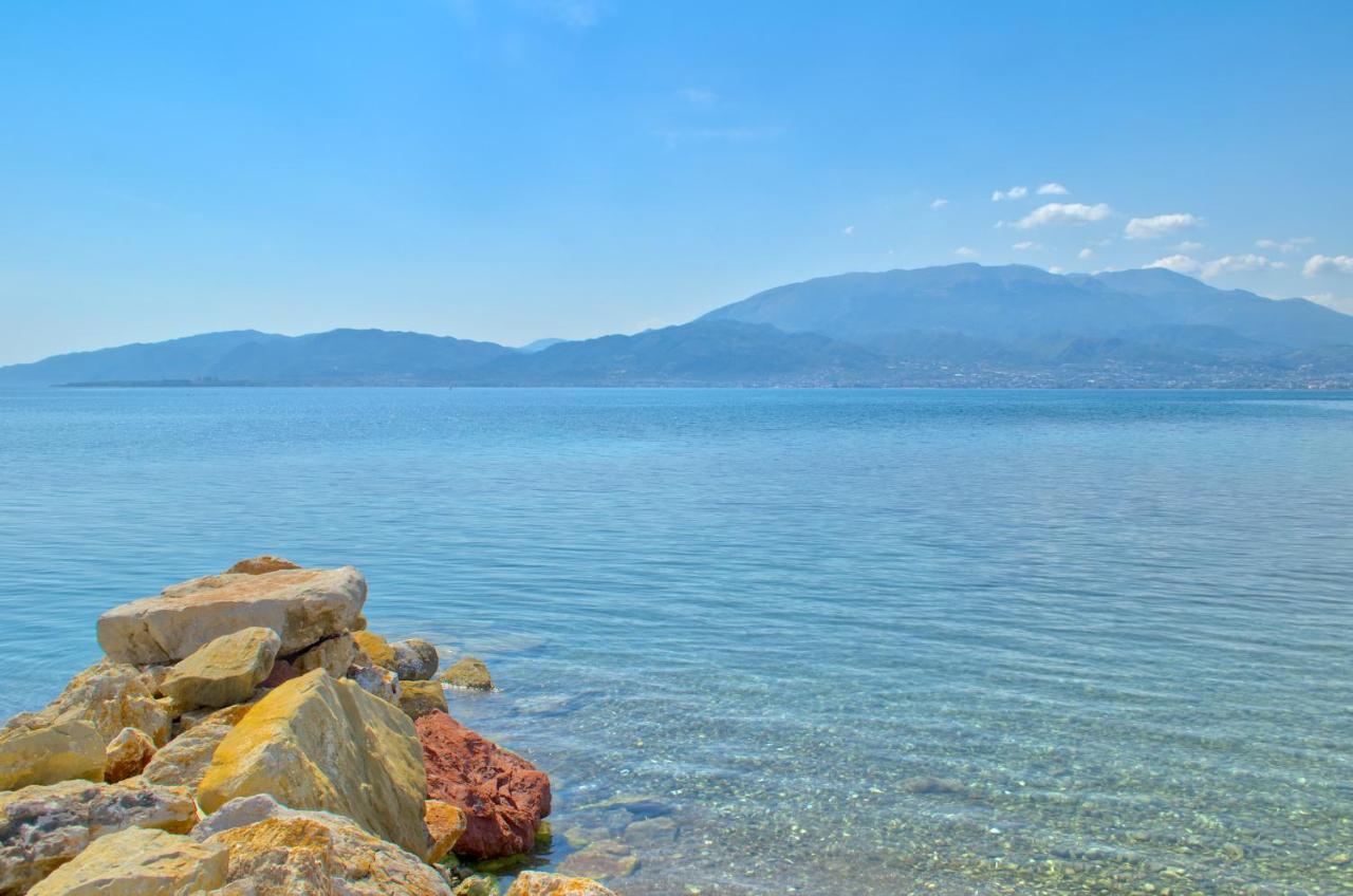 Epipleon Luxury Suites -105- Δωμάτιο 35Τμ Με Βεράντα 35Τμ Μπροστά Στη Θάλασσα نافبكْتوس المظهر الخارجي الصورة